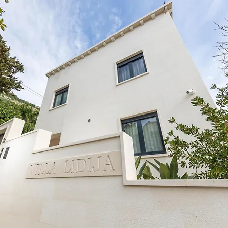 Majestic Lidija By Irundo *