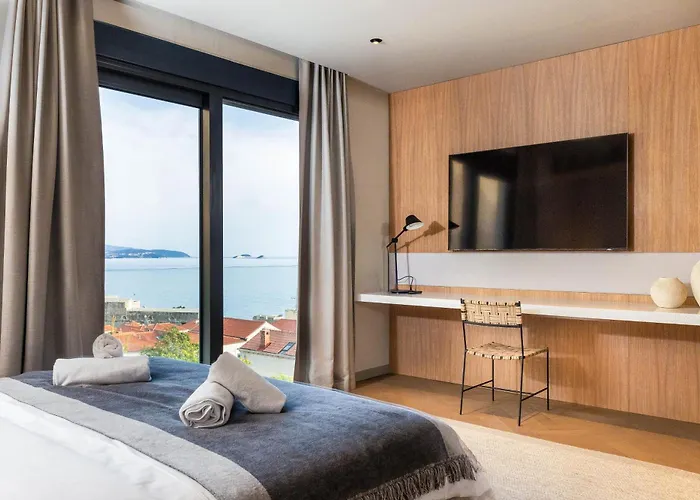 Majestic Lidija By Irundo *