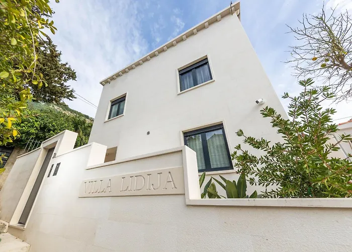 Majestic Lidija By Irundo *