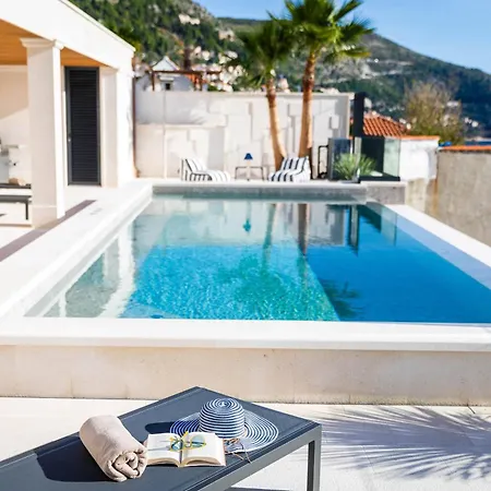 Majestic Lidija By Irundo