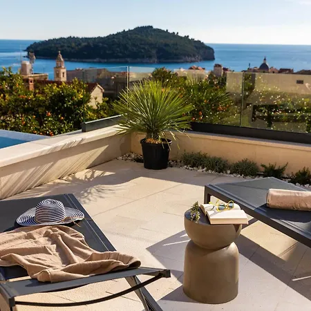 Majestic Lidija By Irundo